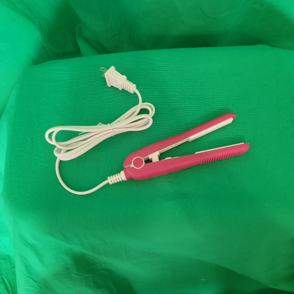 Hot Beauty Professional Ceramic Mini Flat Iron